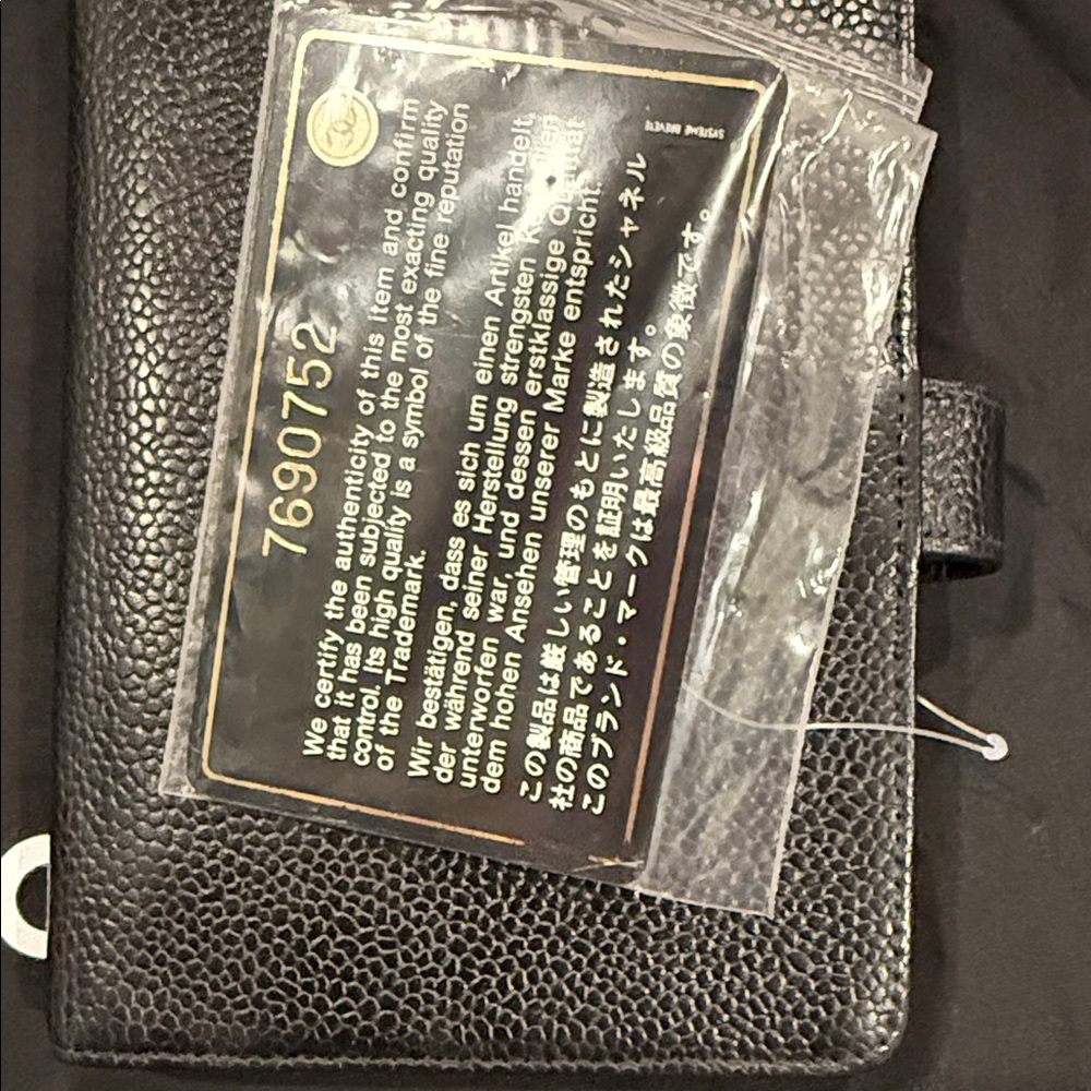 CHANEL Textured Black Leather agenda - Picture 6 of 7